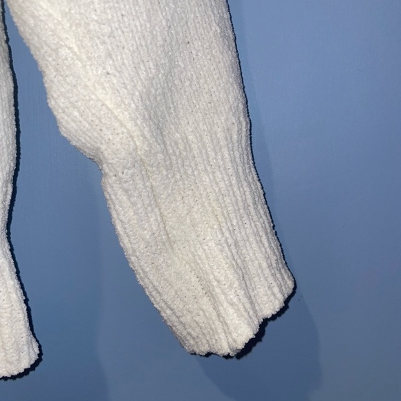 Poof New York White Sweater in Small - Picture 6 of 8